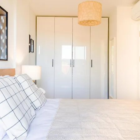 Cozy Flat With Backyard 5 Min To Marina Apartment *