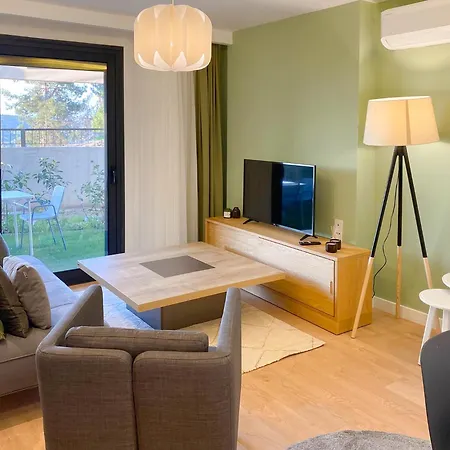 Apartment Cozy Flat With Backyard 5 Min To Marina Cesme