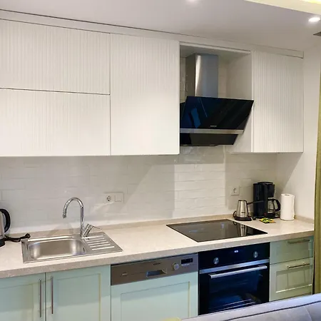 Apartment Cozy Flat With Backyard 5 Min To Marina Cesme